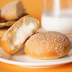 酸奶包流心夹心爆浆面包菠萝包袋装纯手工营养早餐点心小零食