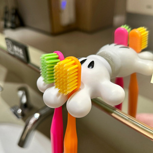 米奇手掌牙刷架家用卡通置物架牙刷架无痕胶贴牙刷挂钩个性牙刷架