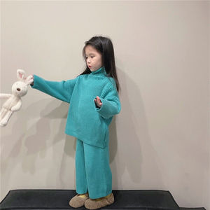 韩国童装男女宝宝套装春秋2023中大童时髦百搭高领条纹毛衣两件套