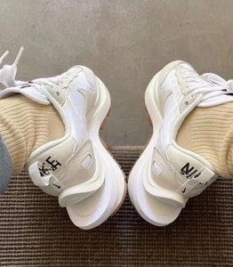 老茄牛货 sacai 3.0联名解构三代纯白黑生胶双钩华夫运动鞋