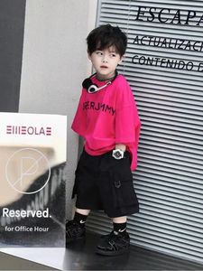 男童夏季新款套装儿童短袖韩版宽松火龙果色T恤黑色短裤两件套潮