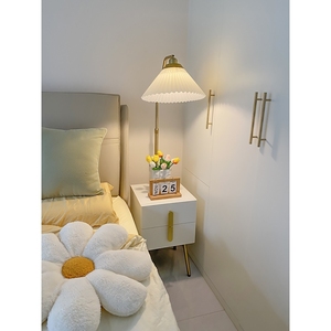 卧室床头柜台灯一体小型家用收纳储物柜置物架客厅沙发旁的落地灯