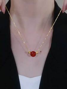 相思红豆红珠子项链女2024年新款网红气质轻奢高级感锁骨链毛衣链