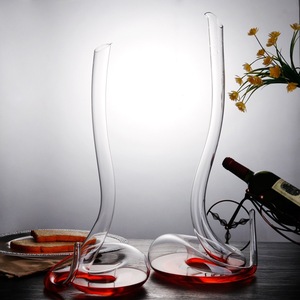 纯手工制作水晶玻璃创意红酒醒酒器，异形蛇形醒酒器工艺品