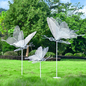 户外不锈钢镂空发光蝴蝶雕塑草坪铁艺金属摆件公园林景观小区装饰
