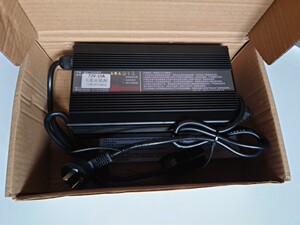 天能益代品牌电动车重充电器代步车四轮车充电器72伏10安