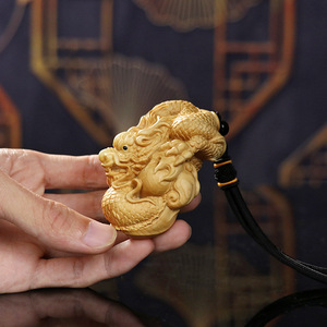 生肖龙绿檀木雕祥龙抱珠手把玩件实木雕刻随身盘玩平安工艺品摆件