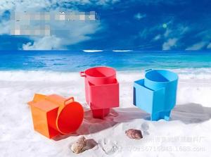 跨境热卖便携式塑料沙滩杯托杯垫海滩置物工具野营置物零食饮料杯