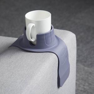硅沙发扶手杯架沙发杯座多功能创意沙垫杯托饮料咖啡沙发胶杯发托
