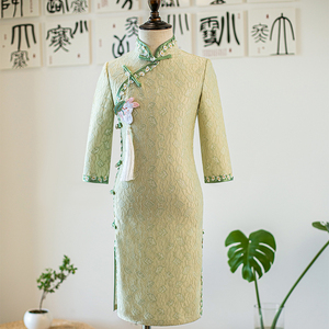 女童旗袍绿色国风蕾丝花边长袖秋季高级优雅儿童中式礼服走秀演出