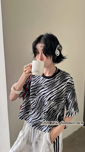 【FISH YU 美式复古斑马纹匹布印花手绘刷漆设计短款短袖T恤2A252