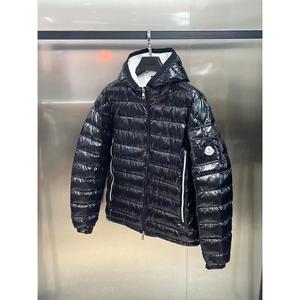 法国代购Moncler/蒙口新款轻薄款羽绒服男士连帽亮面短款夹克外套