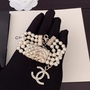 代购香奈儿Chanel 2024新款重工菱形格包包三层珍珠宽版手链