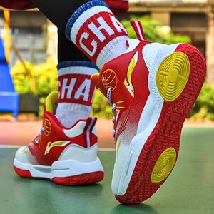 李宁男童鞋篮球鞋秋冬中国红色球鞋本命年中大童儿童跑步运动鞋子