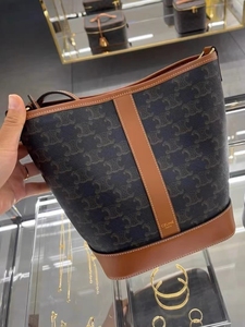 法国代购celine/赛琳triomphe凯旋门水桶包购物袋单肩斜挎包女包