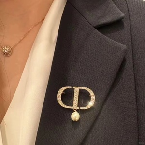 Dior/迪奥 2024SS新款CD满钻珍珠胸针设计感小众高档女款胸花别针