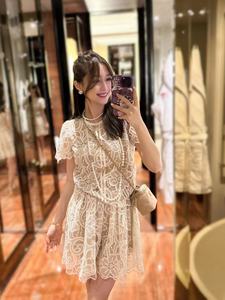 W·HAHA24夏新款法式高级感白色温柔风气质镂空蕾丝短袖连衣裙
