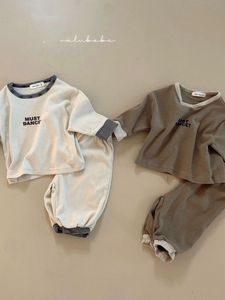 巴拉巴柆韩版童装2024秋新品男女宝套装衣服婴儿字母卫衣T恤长裤