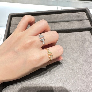 18k玫瑰金时尚双T戒指小众轻奢贝母镶钻高级设计感指环对戒送女友