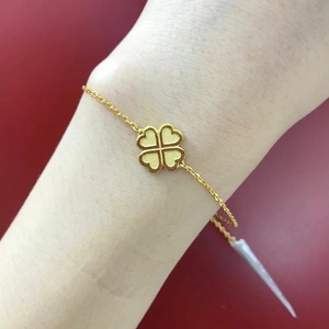 周大福黄金足金四叶草圆牌四叶草手链手饰女光面
