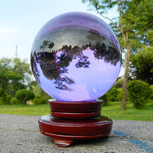 紫色人造水晶球