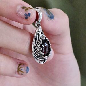 纹镶嵌石榴石水滴复古泰银吊坠925纯银气质水晶项链坠子银石坊1827