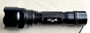 『皇冠乐乐』 UltraFire C28 CREE Q5 三档调光 LED 强光手电筒