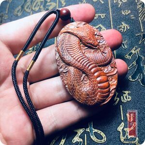印度小叶紫檀蛇牌 红木十二生肖蛇挂坠 木头蛇吊坠 紫檀牌子挂件