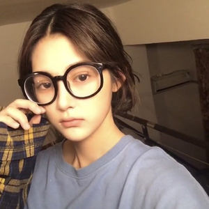 中学生近视眼眼镜