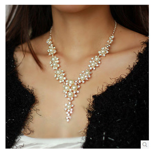 韩国韩版时尚明星款珍珠水钻装饰项链耳环套装女夸张新娘配饰欧美