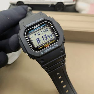 卡西欧g-shock小方块手表男g-5600ue-1太阳能学生抬手亮考试中性