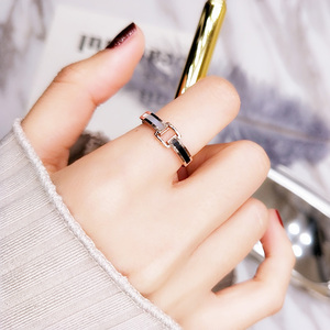 韩国黑白贝壳戒指女简约日韩潮人个性食指环饰品网红戒子钛钢介指