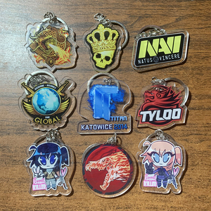 csgo钥匙扣游戏实物周边大地球14卡托titan贴纸皇冠咆哮挂件徽章