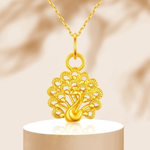 sherrysisi淘宝周大福999足金孔雀绿彩绿葫芦黄金吊坠项链女款锁骨