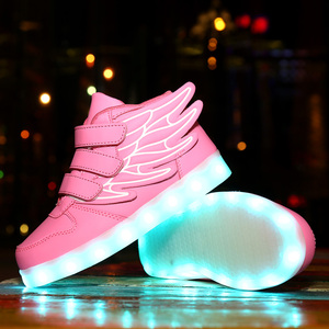粉色女童高帮运动鞋秋冬充电发光板鞋男童翅膀鞋中大童学生带灯鞋
