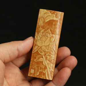 东阳名家戚挺飞本工纯手工留青雕刻荷花文玩竹雕牙签盒把件把玩