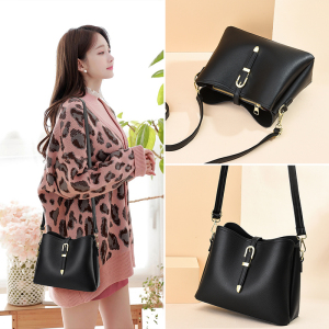 京东唯品会2o22新款水桶包30春秋冬手提包.女士斜夸单肩包包40岁