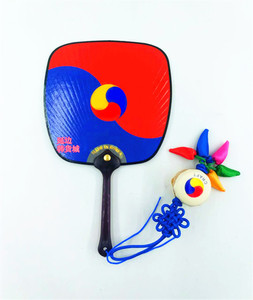 朝鲜餐厅韩式烤肉店校园活动小礼品韩国太极扇子旅游纪念品赠品