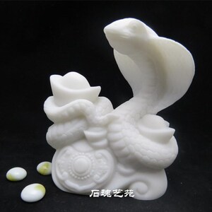 十二生肖蛇属相蛇汉白玉石雕工艺品好看创意时尚小摆件小礼品