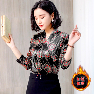 唯品会时尚加绒加厚金丝绒印花打底衫长袖2021冬季新百搭修身t恤