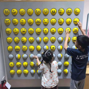 墙公园景区幼儿园互动玩具波波球定制景墙游戏设备专供同款货源