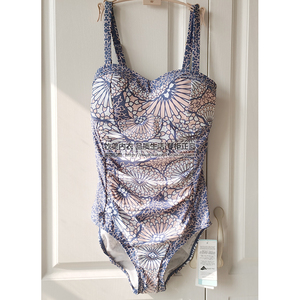 黛安芬专柜泳衣