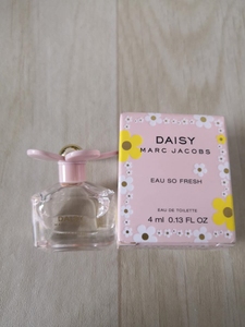美国丝芙兰Marc Jacobs马克雅各布Daisy粉色小雏菊Q版香水4ml小样