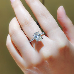 又一珠宝 gia钻戒2克拉求婚结婚钻石戒指真钻专柜款18k金婚戒单钻