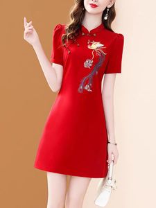 刺绣立领红色新中式连衣裙女短袖2024夏装国风复古修身改良旗袍裙