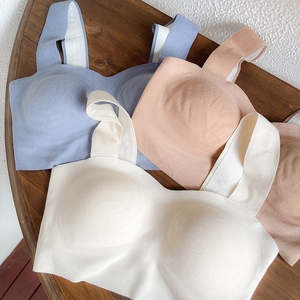 日本内衣女聚拢小胸白色新款无痕无钢圈发热保暖背心式文胸收副乳