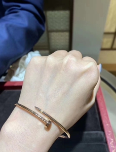 cartier/卡地亚新款 juste18k玫瑰金钉子单环镶钻手镯窄版宽版