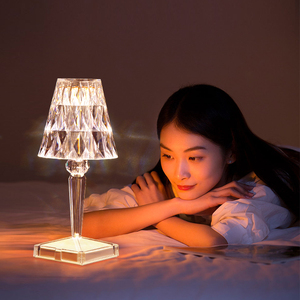 网红少女爆款水晶台灯卧室床头灯北欧钻石光影灯创意投影氛围灯具