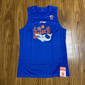 李宁赞助cba中国篮球联赛上海东方大鲨鱼男篮球迷版球衣背心刘炜