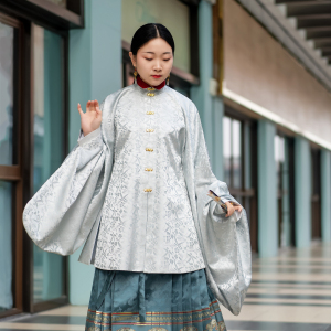 松塔汉服 明制立领对襟琵琶袖短袄金通松竹梅提花缎